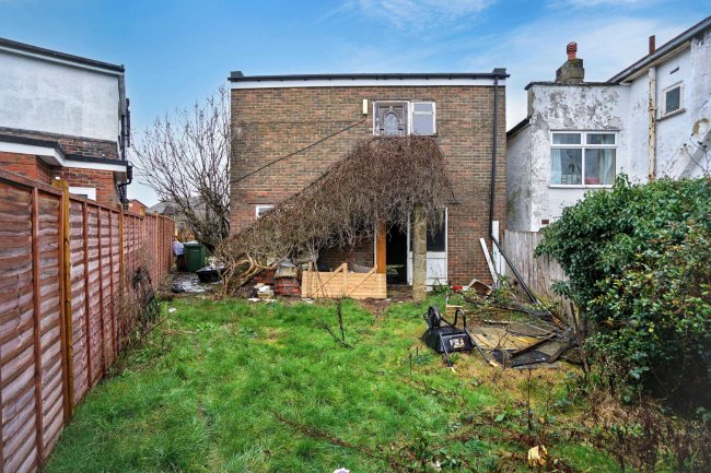 Building to the Side of 18 Bowmead, Eltham, London, SE9 3NL 9