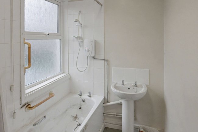 Flats 1-4, 11 Prospect Road, Moseley, Birmingham, B13 9TB 9