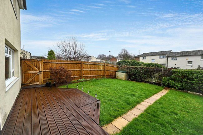 54 Fountains Garth, Bracknell, RG12 7RH 2