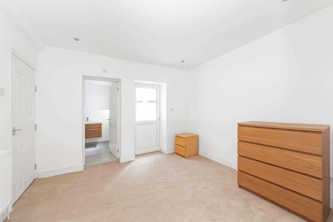 Flat 1, 48 Norwood High Street, Norwood, London SE27 9NR 5