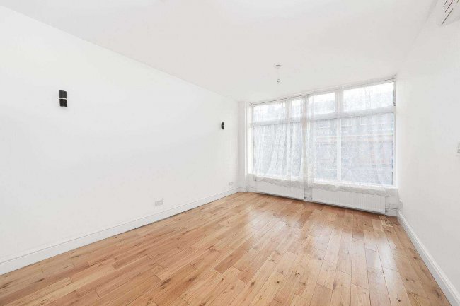 Flat 1, 48 Norwood High Street, Norwood, London SE27 9NR 5