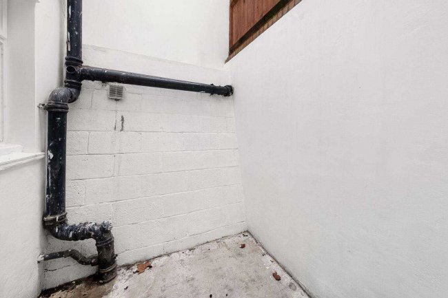 Flat 1, 48 Norwood High Street, Norwood, London SE27 9NR 5