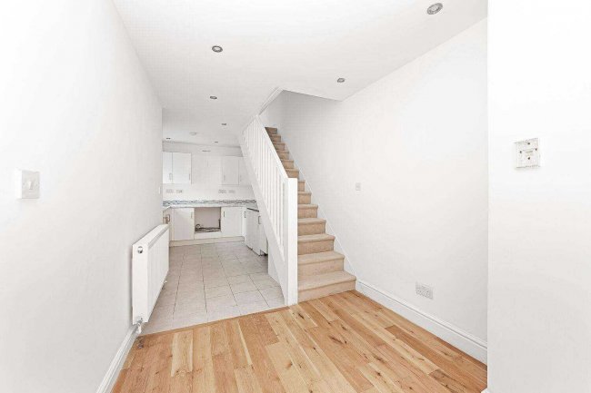 Flat 2, 48 Norwood High Street, Norwood, London SE27 9NR 6