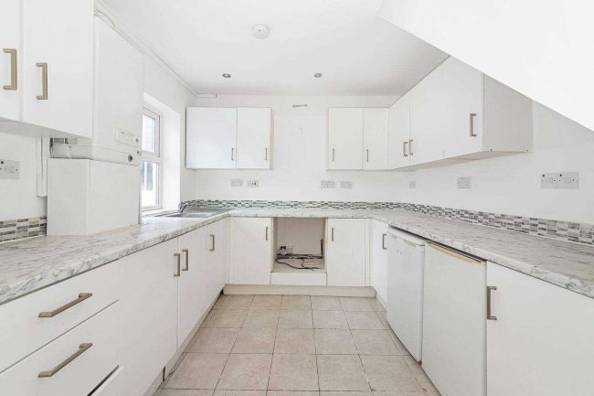 Flat 2, 48 Norwood High Street, Norwood, London SE27 9NR 6