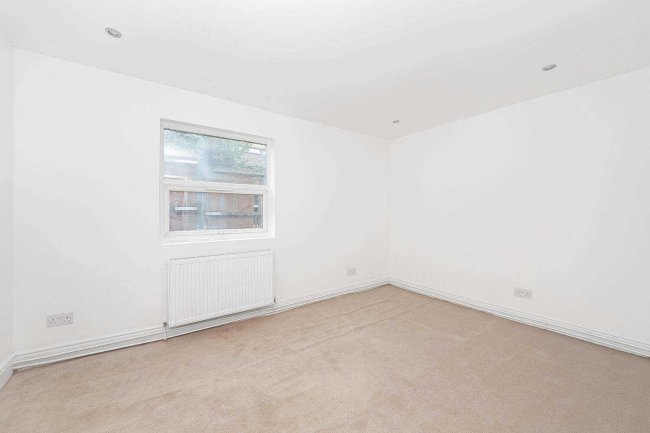 Flat 2, 48 Norwood High Street, Norwood, London SE27 9NR 6