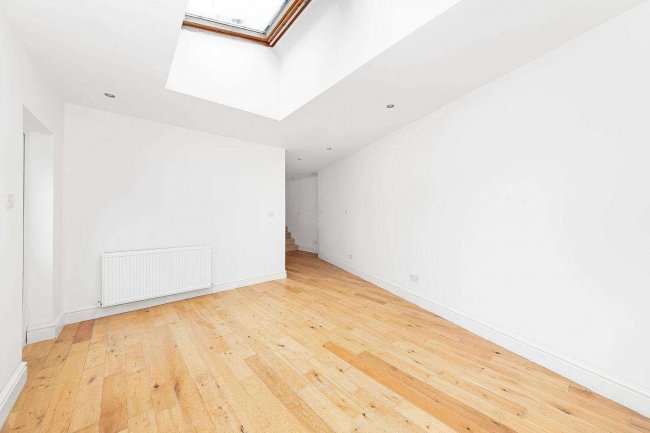 Flat 2, 48 Norwood High Street, Norwood, London SE27 9NR 6