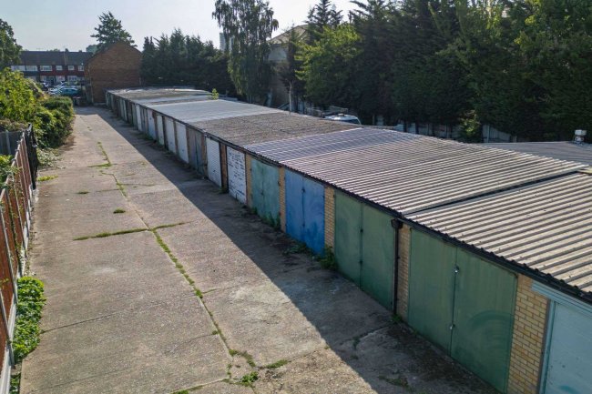 Land and garages rear of 10 Chingford Mount Road, London E4 9AB 1