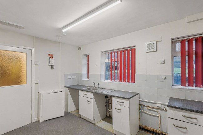 103 Owlet Road, Shipley, West Yorkshire, BD18 2EN 8