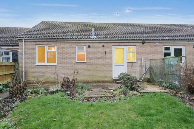 56 Cranfield Way, Buckden, St. Neots, Cambridgeshire, PE19 5TJ 9
