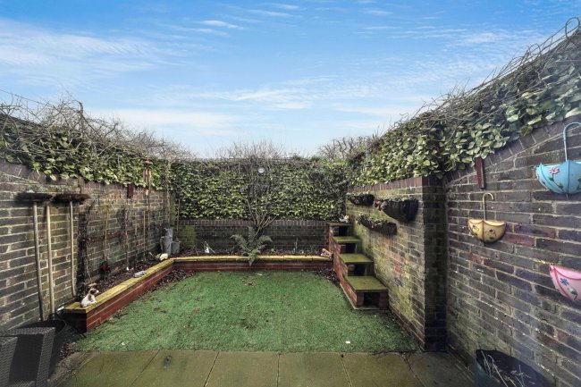 55 Charnwood Road, Hillingdon, Uxbridge, Middlesex, UB10 0HF 7