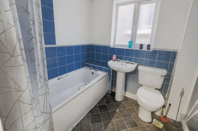 40 Bracken Road, Shirebrook, Mansfield, Derbyshire, NG20 8FB 4