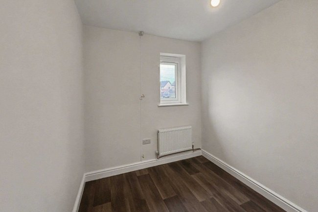 20 Arden Road, Bradford, West Yorkshire, BD8 0PN 5