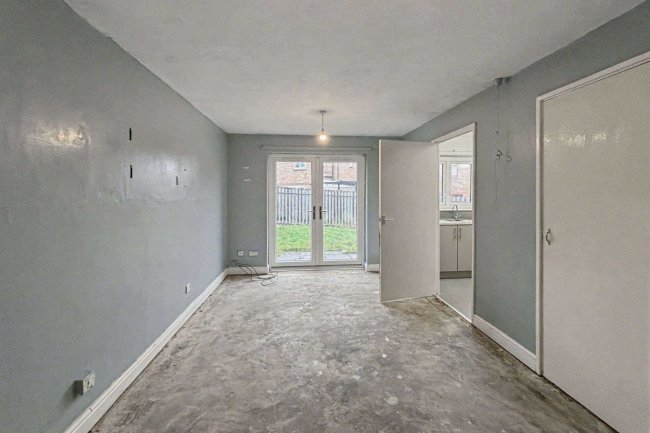 20 Arden Road, Bradford, West Yorkshire, BD8 0PN 5