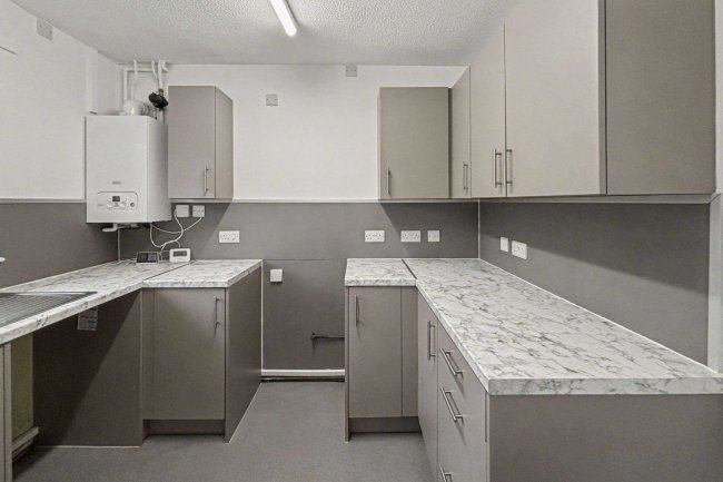 20 Arden Road, Bradford, West Yorkshire, BD8 0PN 5