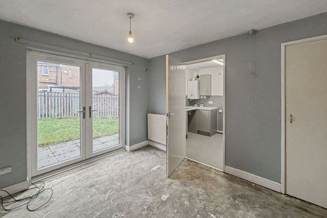 20 Arden Road, Bradford, West Yorkshire, BD8 0PN 5