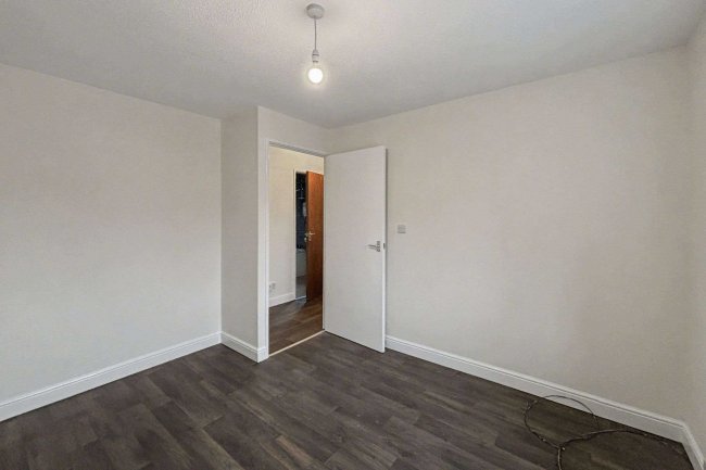 20 Arden Road, Bradford, West Yorkshire, BD8 0PN 5