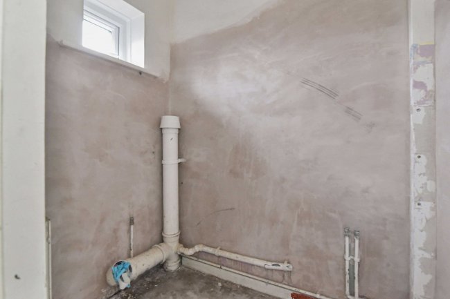 102 Queen Mary Road, Manor, Sheffield, S2 1HS 2