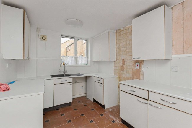 7 The Wharfe, Bedford, Bedfordshire, MK41 7XP 9