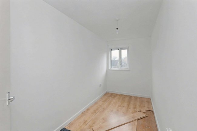 7 The Wharfe, Bedford, Bedfordshire, MK41 7XP 9