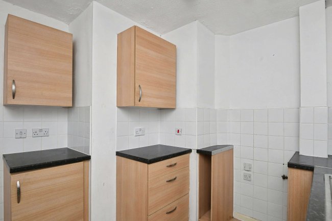 131 North Sherwood Street, Nottingham, NG1 4EZ 5