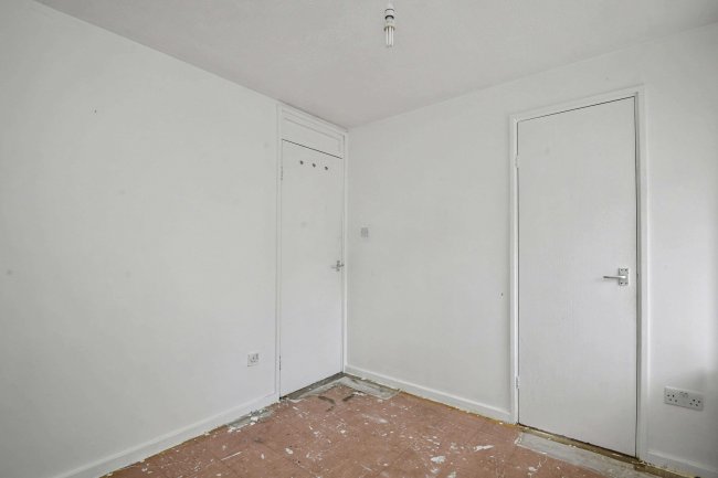 131 North Sherwood Street, Nottingham, NG1 4EZ 5