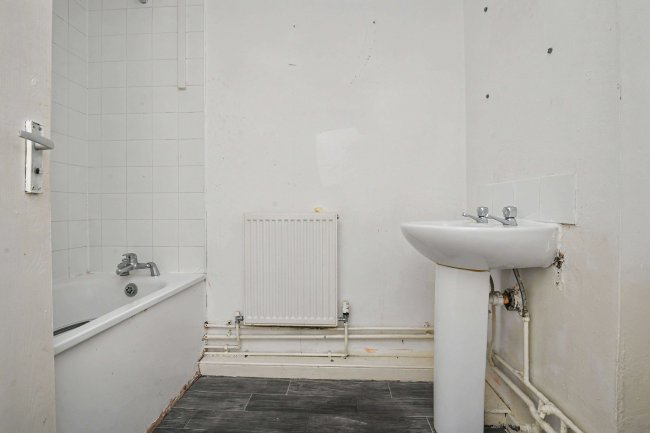 131 North Sherwood Street, Nottingham, NG1 4EZ 5