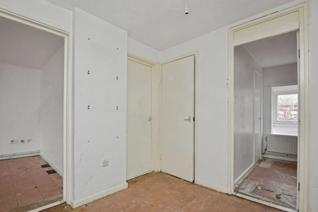 131 North Sherwood Street, Nottingham, NG1 4EZ 5