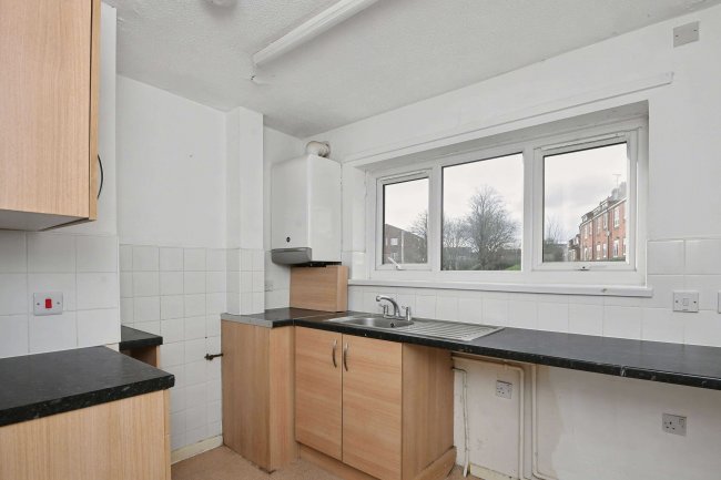 131 North Sherwood Street, Nottingham, NG1 4EZ 5