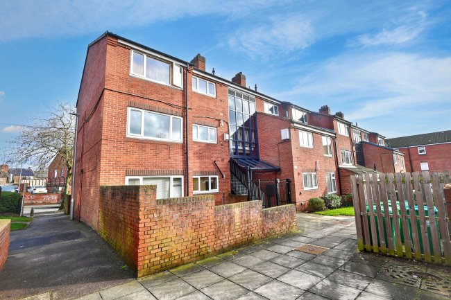 131 North Sherwood Street, Nottingham, NG1 4EZ 5