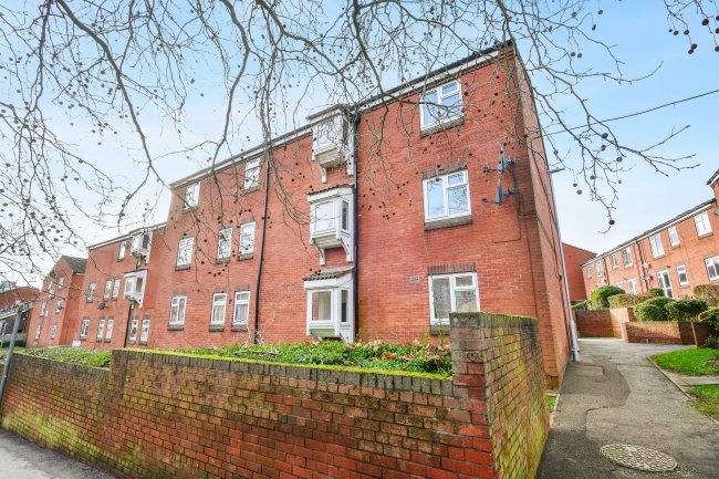 131 North Sherwood Street, Nottingham, NG1 4EZ 5