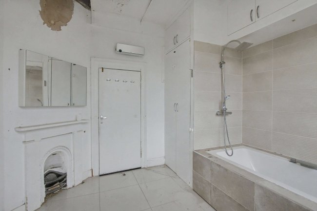 Third Floor Flat,19 Warrington Crescent, Maida Vale, London, W9 1ED 3