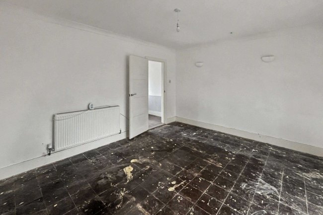 6 Pembury Close, Bromley, BR2 7PS 5