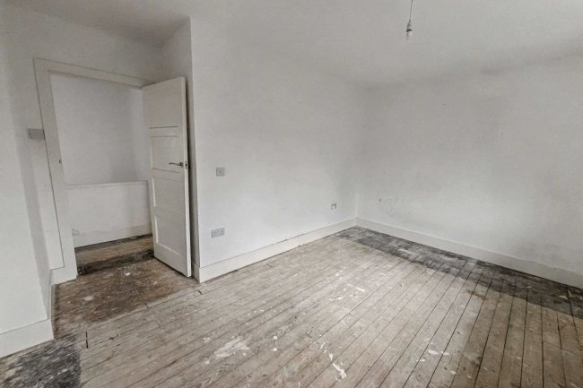 6 Pembury Close, Bromley, BR2 7PS 5