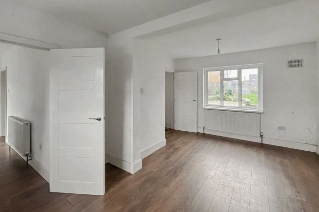 6 Pembury Close, Bromley, BR2 7PS 5