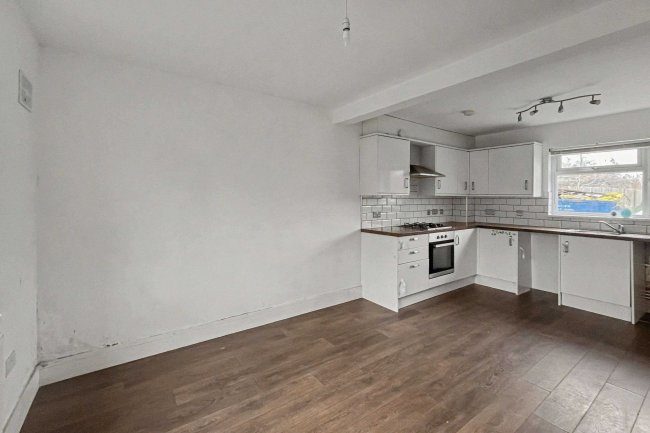 6 Pembury Close, Bromley, BR2 7PS 5