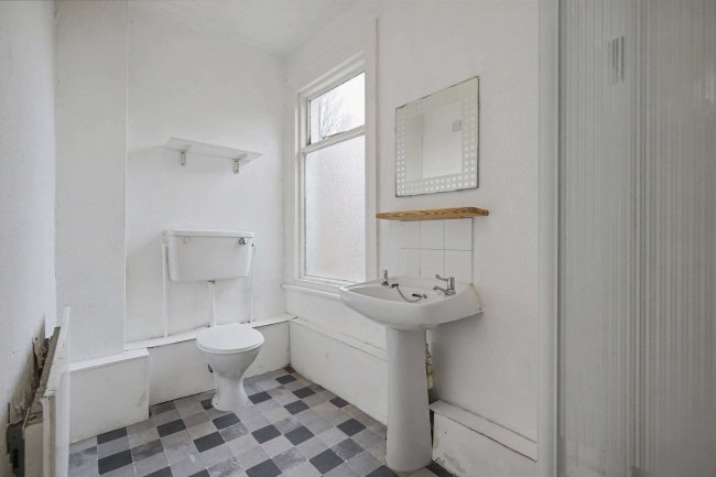 Flat A & Flat B, 60 Dickinson Street, Derby, DE24 8WJ 8