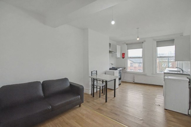 Flat 2, 116a Craven Park Road, London NW10 8QD 5