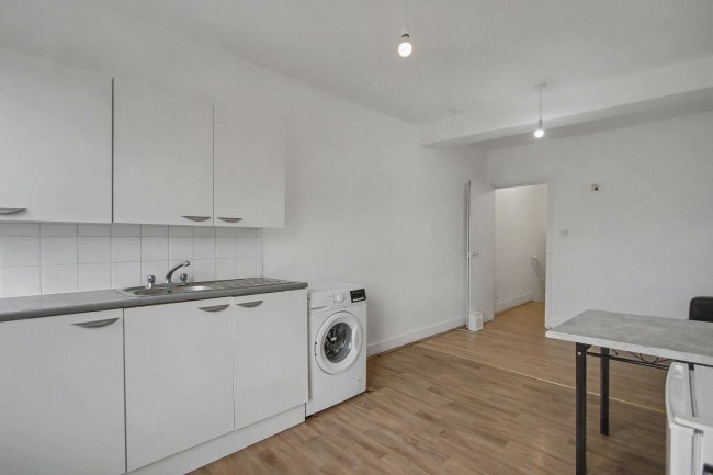 Flat 2, 116a Craven Park Road, London NW10 8QD 5