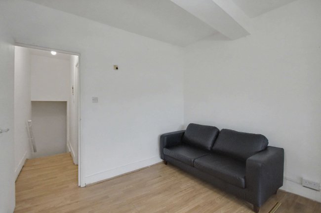 Flat 2, 116a Craven Park Road, London NW10 8QD 5