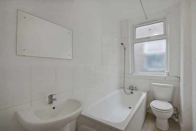 Flat 2, 116a Craven Park Road, London NW10 8QD 5