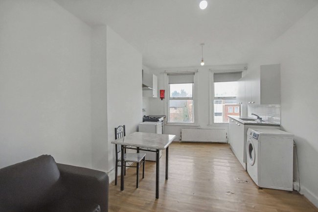 Flat 2, 116a Craven Park Road, London NW10 8QD 5