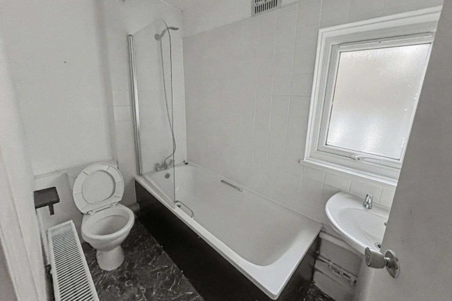 14 Gowrie Road, Battersea, London SW11 5NR 7