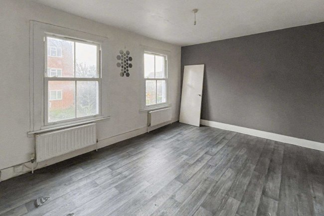 14 Gowrie Road, Battersea, London SW11 5NR 7