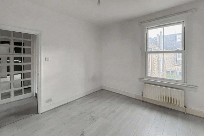 14 Gowrie Road, Battersea, London SW11 5NR 7