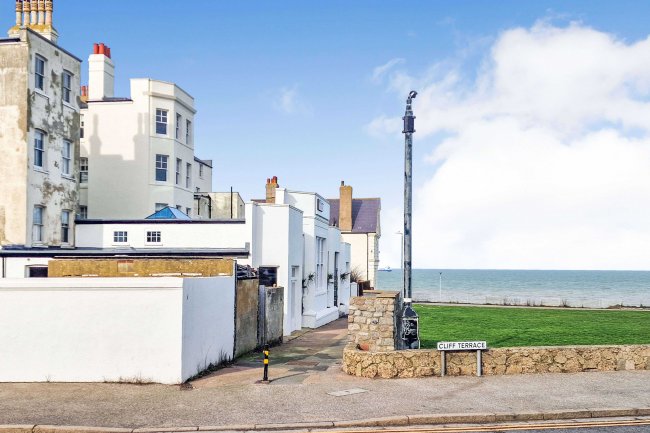 3 Fort Paragon, Margate, Kent, CT9 1JA 3