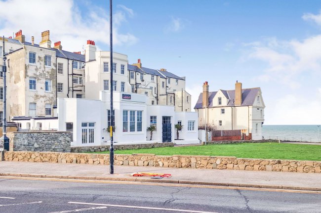 3 Fort Paragon, Margate, Kent, CT9 1JA 3