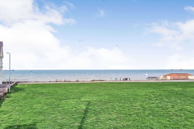 3 Fort Paragon, Margate, Kent, CT9 1JA 3