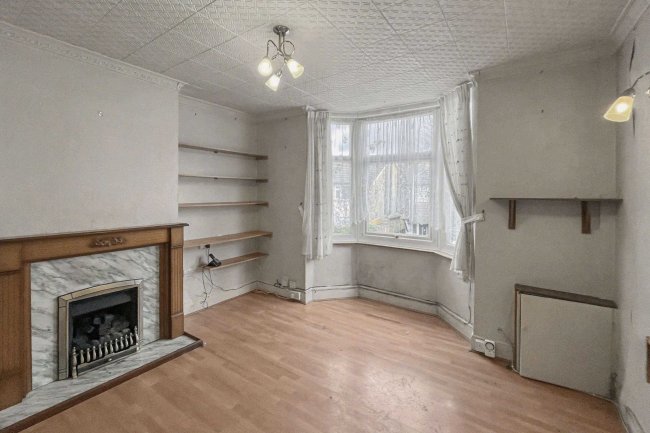 24 Milton Road, Caterham, CR3 5JD 4