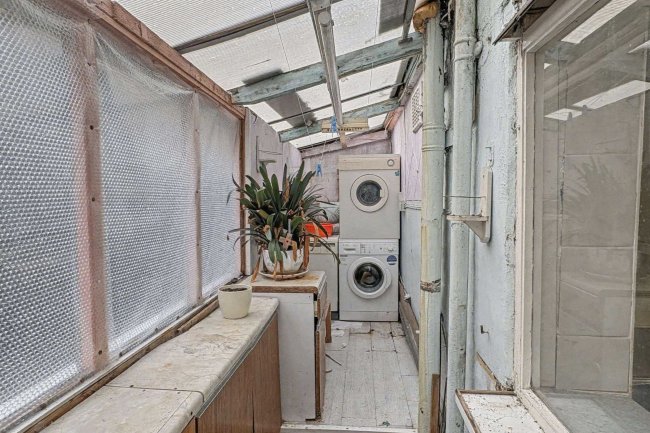 24 Milton Road, Caterham, CR3 5JD 4