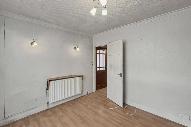 24 Milton Road, Caterham, CR3 5JD 4